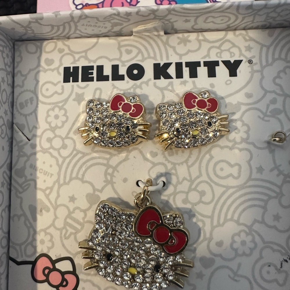 🆕Hello Kitty Jewelry Bundle - Picture 6 of 17